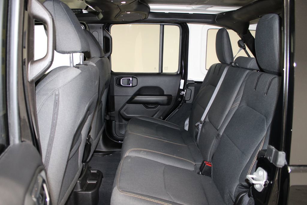 Used 2025 Jeep Wrangler Sahara 4xe image 27