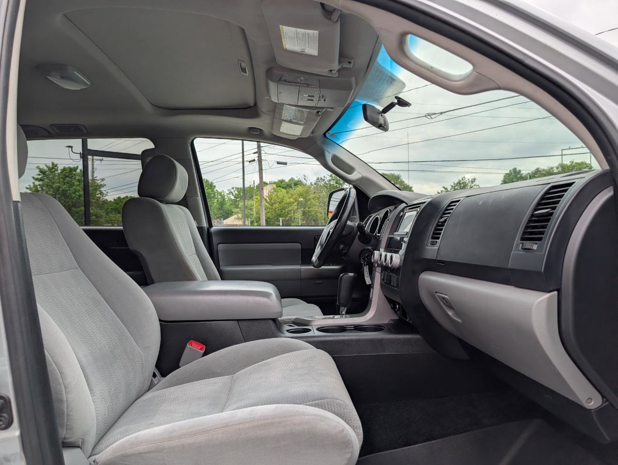 Used 2015 Toyota Sequoia SR5 AWD/4WD image 24