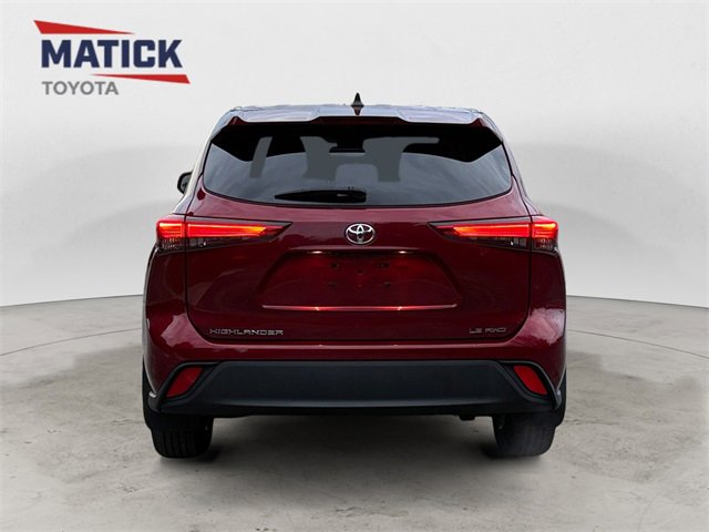 Used 2022 Toyota Highlander LE image 6