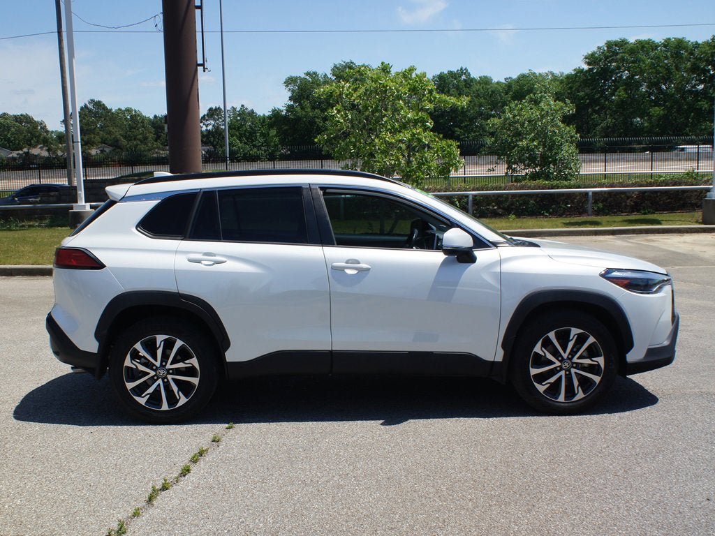 Used 2022 Toyota Corolla Cross XLE w/ Convenience Package AWD/4WD image 21