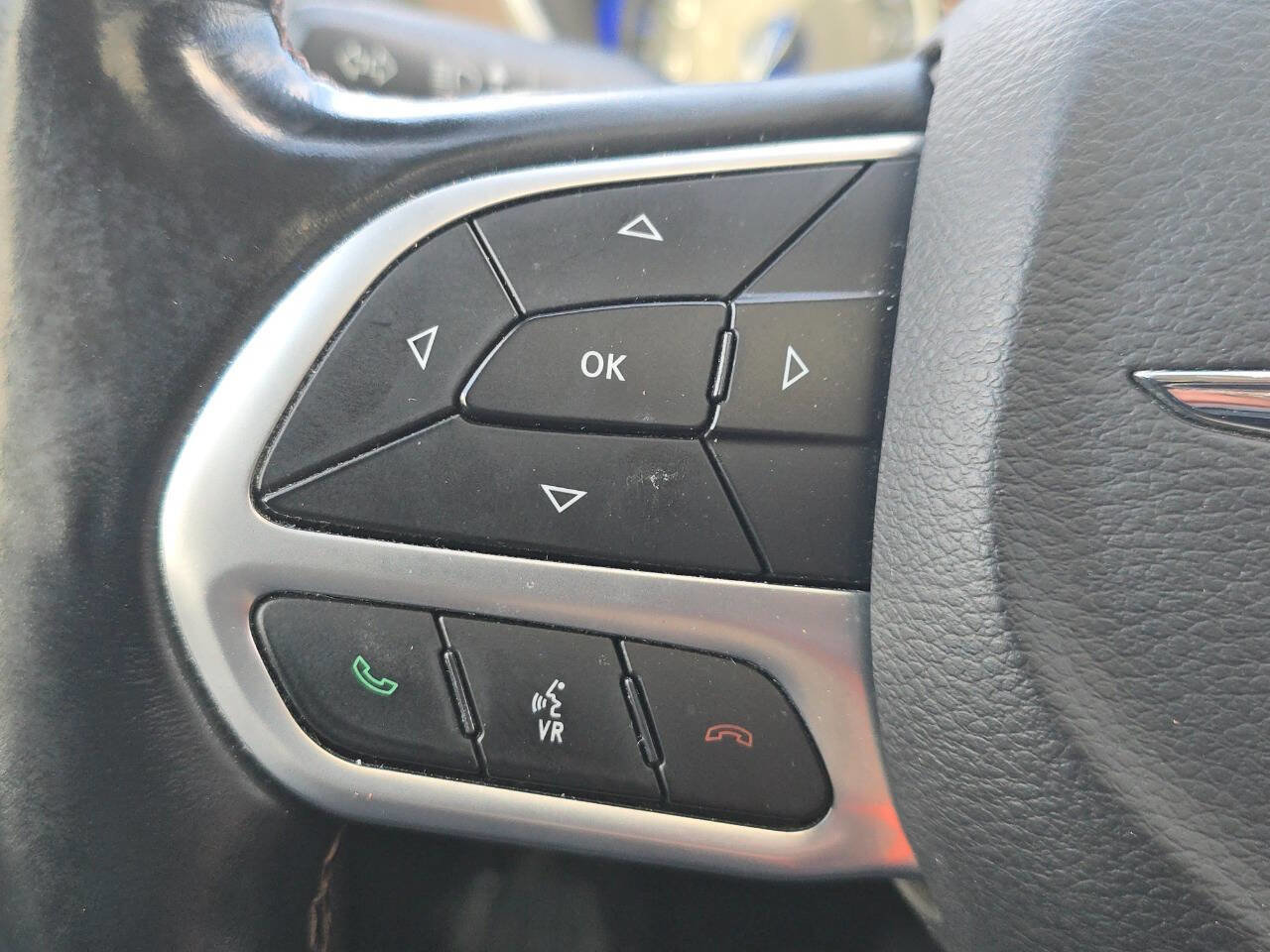 Used 2018 Chrysler Pacifica Touring-L Plus image 30