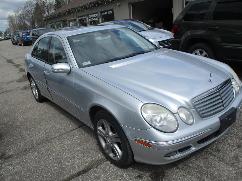 Used 2006 Mercedes-Benz E 350 4MATIC Sedan image 4