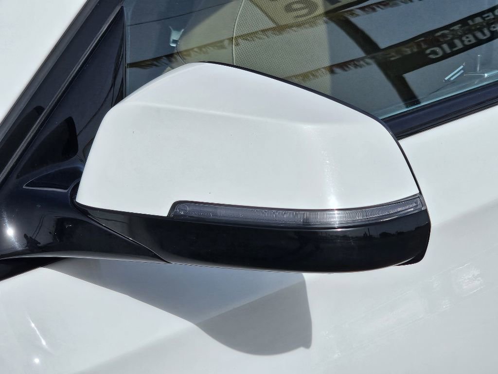 Used 2015 BMW 750Li xDrive image 14