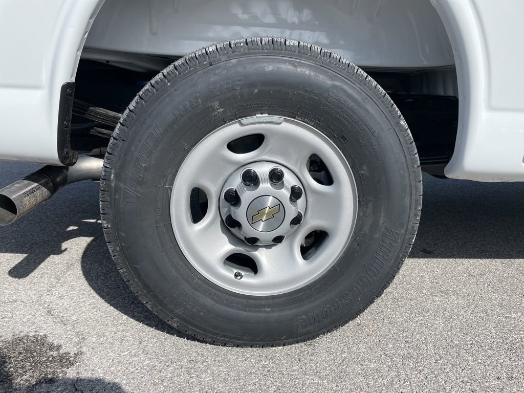 New 2025 Chevrolet Express 2500 Work Van image 51