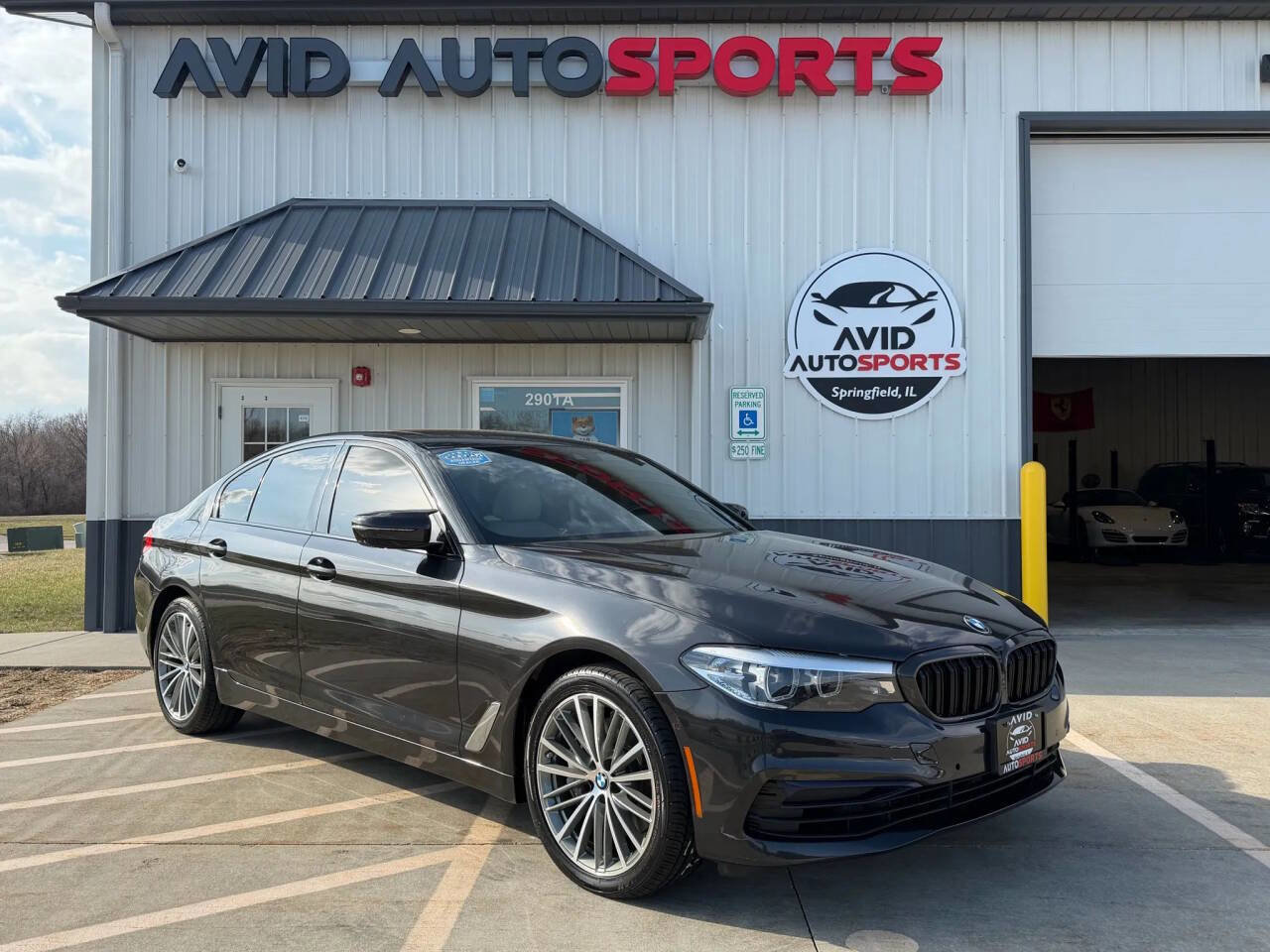 Used 2020 BMW 540i xDrive w/ Premium Package image 2