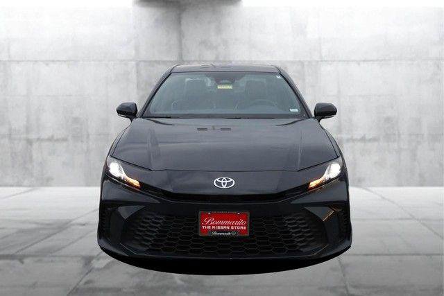 Used 2026 Toyota Camry SE FWD image 4