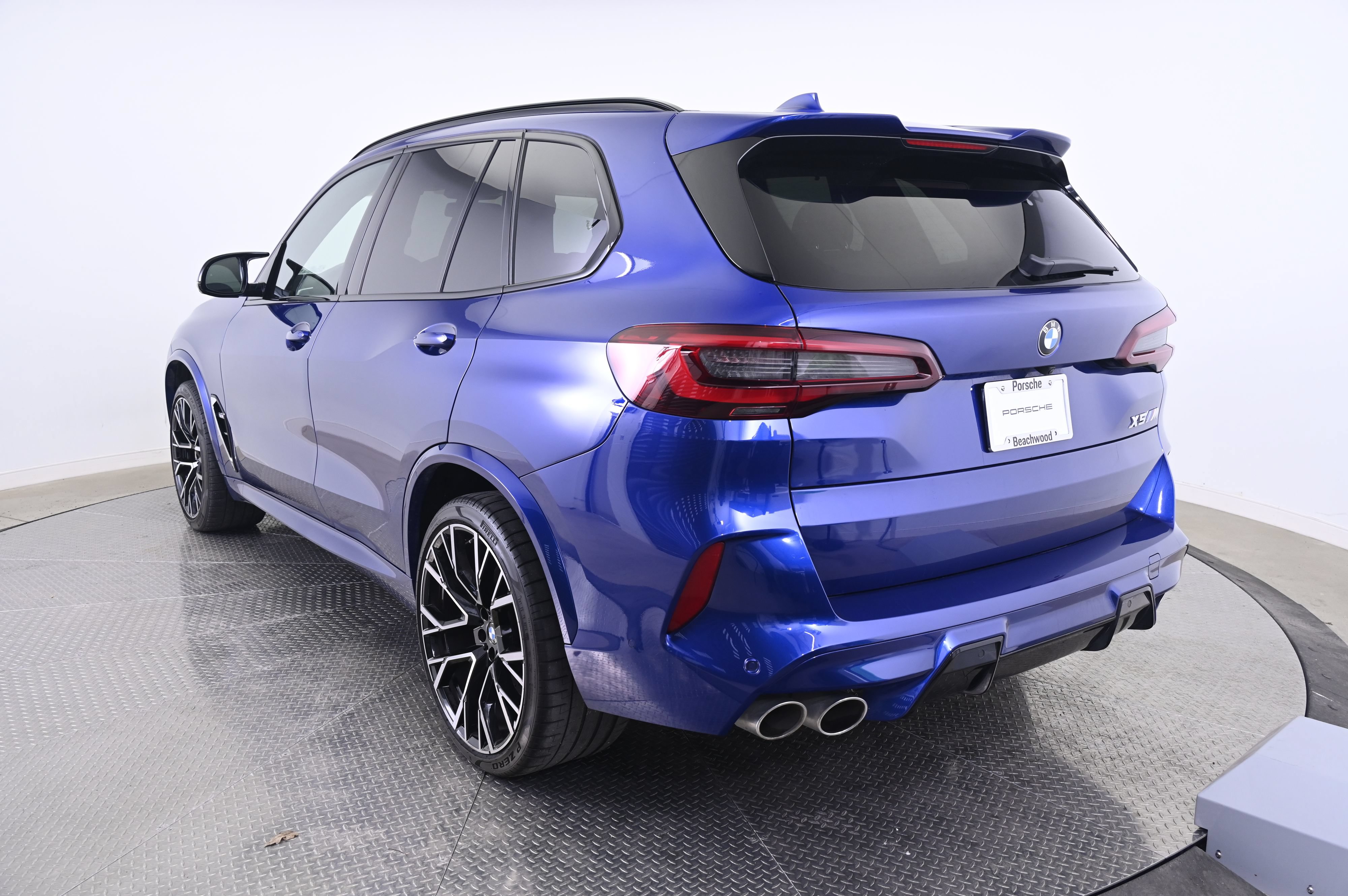 Used 2022 BMW X5 M w/ Executive Package image 3