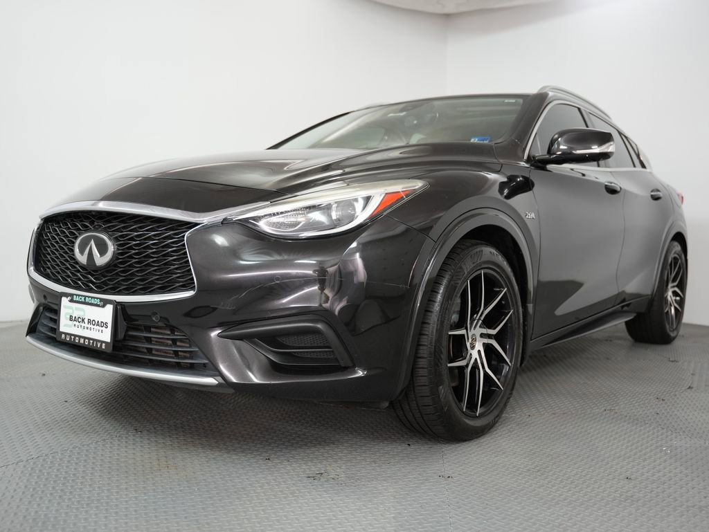Used 2019 INFINITI QX30 w/ Navigation Package image 3