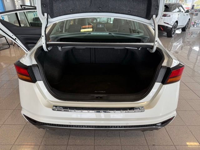 Used 2022 Nissan Altima 2.0 SR FWD image 21