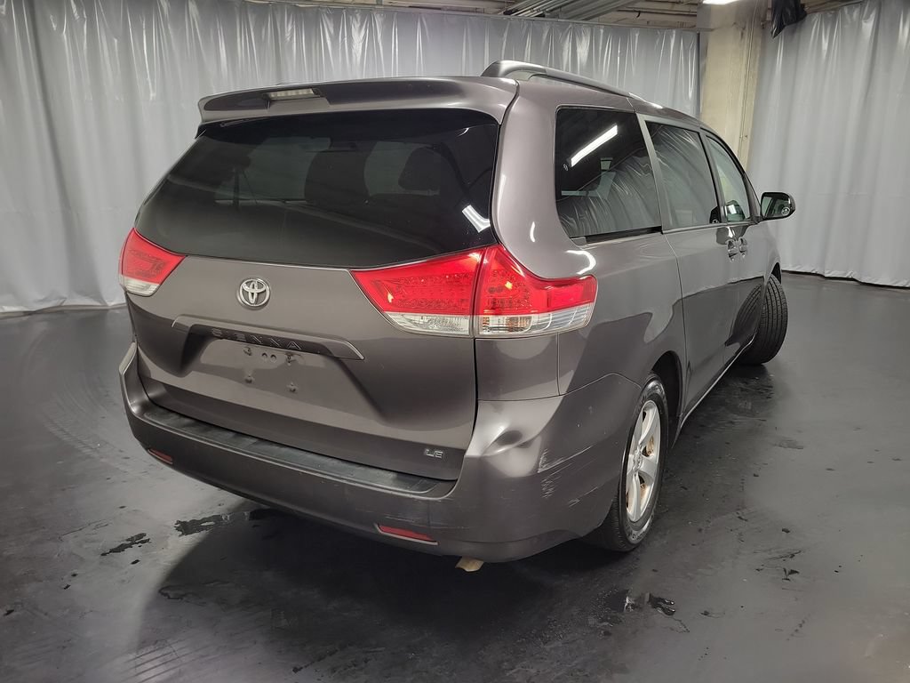Used 2014 Toyota Sienna LE FWD image 8