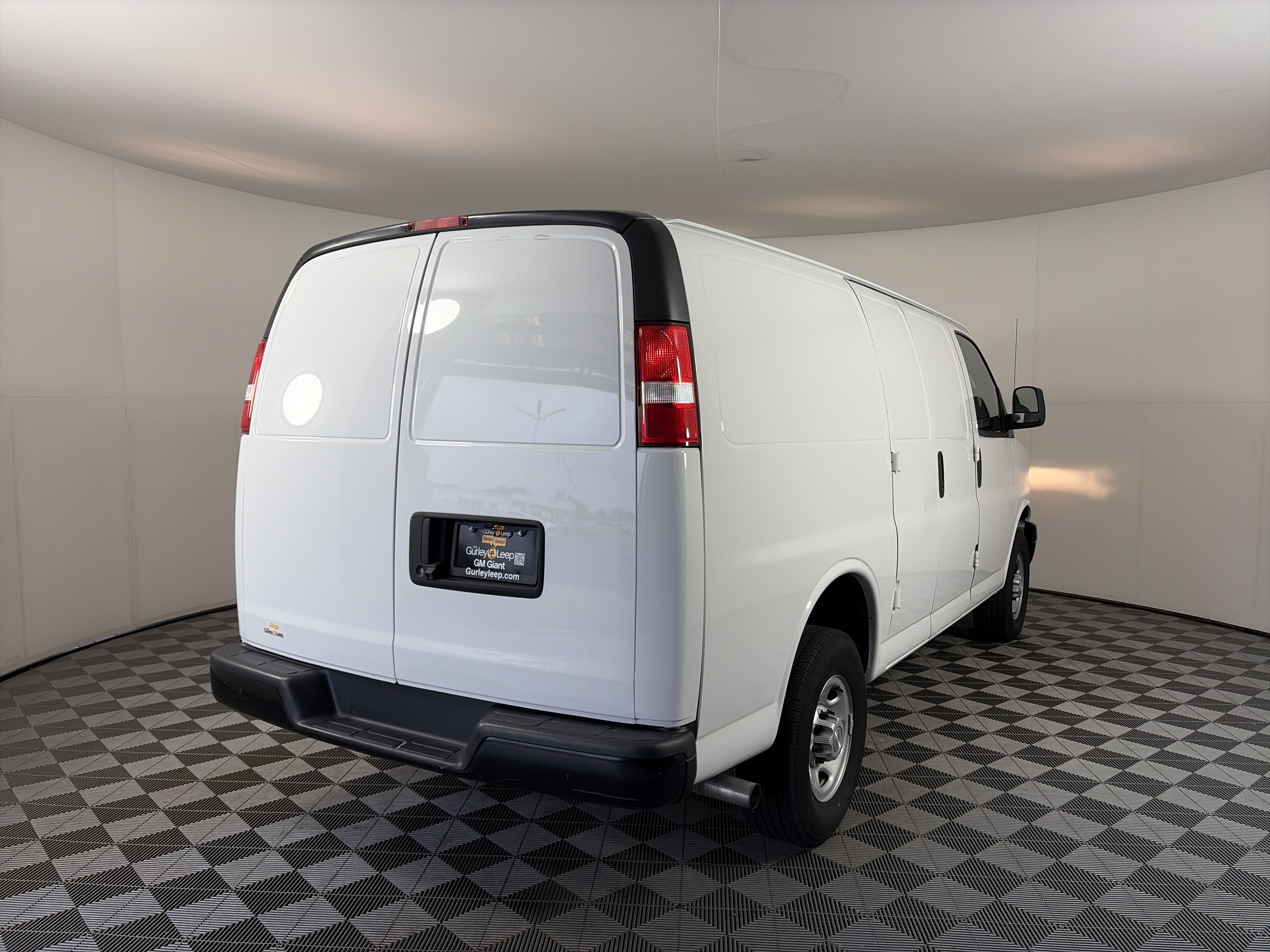 Used 2021 Chevrolet Express 2500 w/ Driver Convenience Package RWD image 11