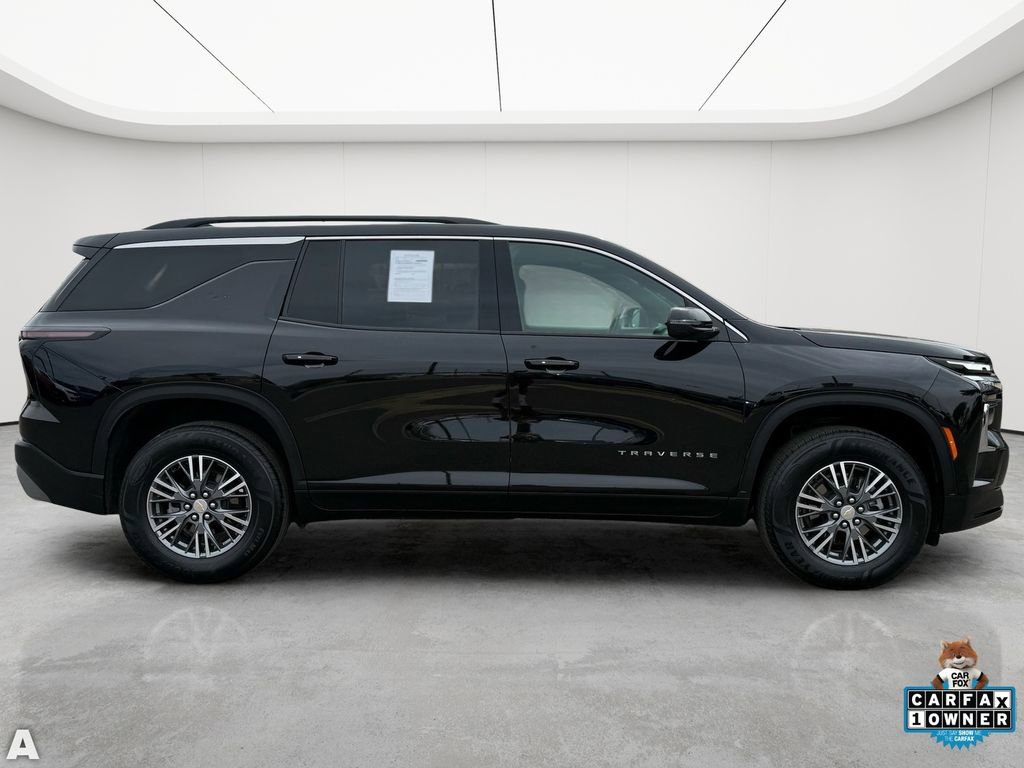 Used 2025 Chevrolet Traverse LT AWD/4WD image 8