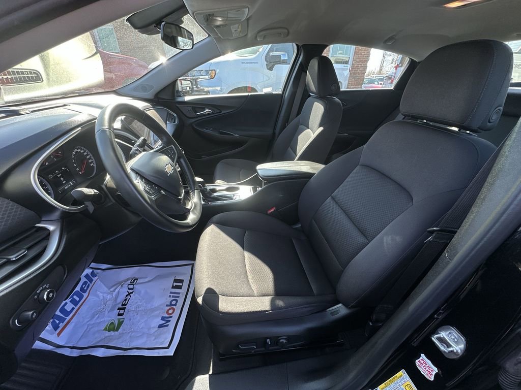 Used 2024 Chevrolet Malibu LT w/ Midnight Edition image 11