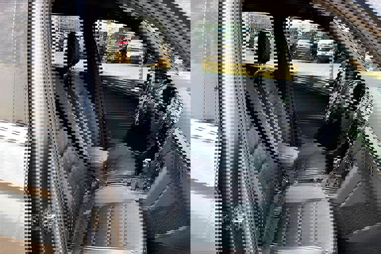 Used 2021 Volkswagen Tiguan SEL Premium R-Line image 10