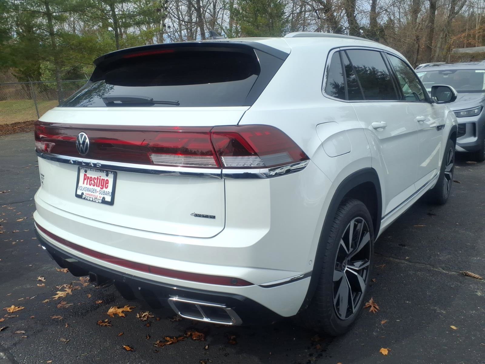 New 2026 Volkswagen Atlas Cross Sport SEL Premium R-Line image 2