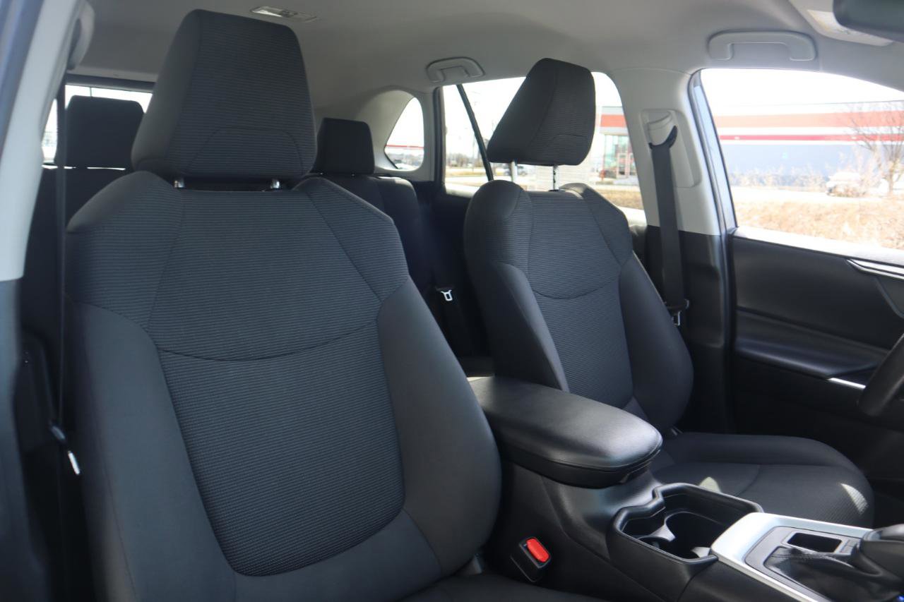 Used 2019 Toyota RAV4 LE w/ All Weather Liner Package AWD/4WD image 37
