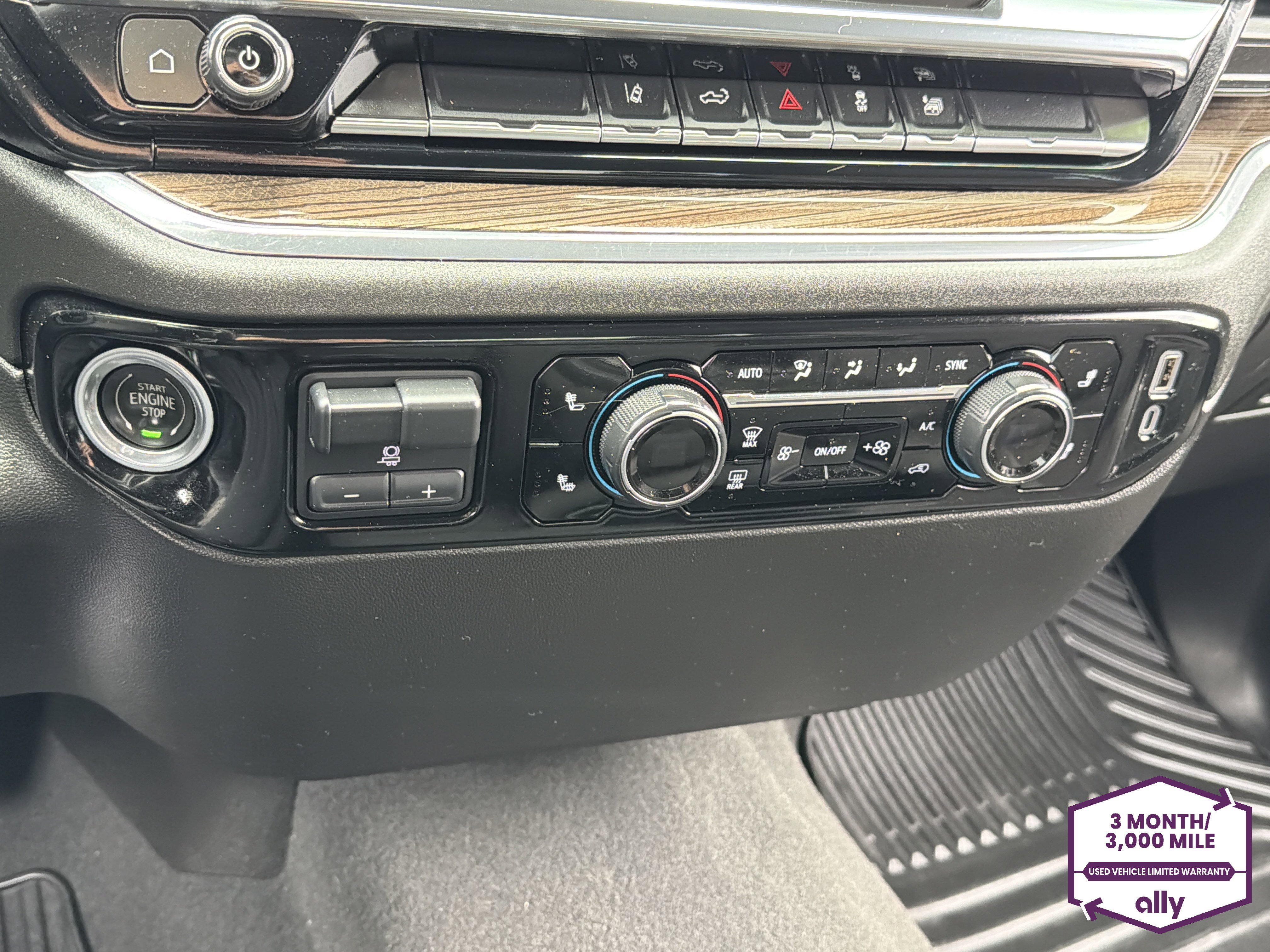 Used 2024 Chevrolet Silverado 2500 LT w/ Convenience Package image 24