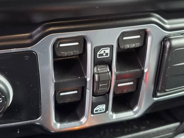 Used 2022 Jeep Wrangler Unlimited Sahara w/ Cold Weather Group image 20