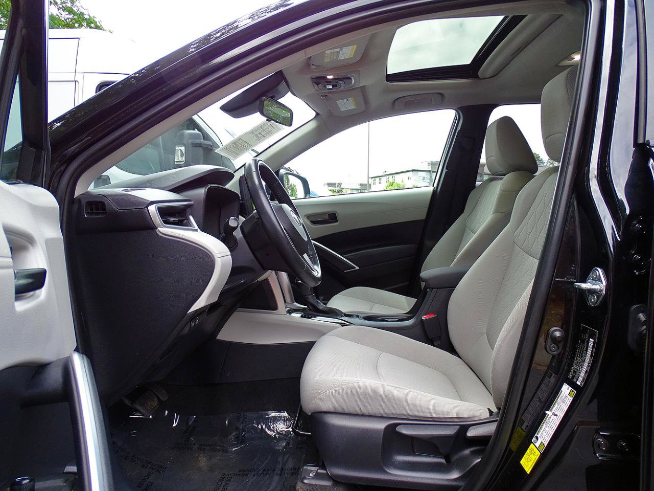 Used 2022 Toyota Corolla Cross LE w/ Moonroof Package AWD/4WD image 21