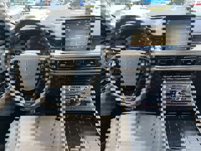 Used 2023 Lincoln Aviator Reserve w/ Equipment Group 201A image 17