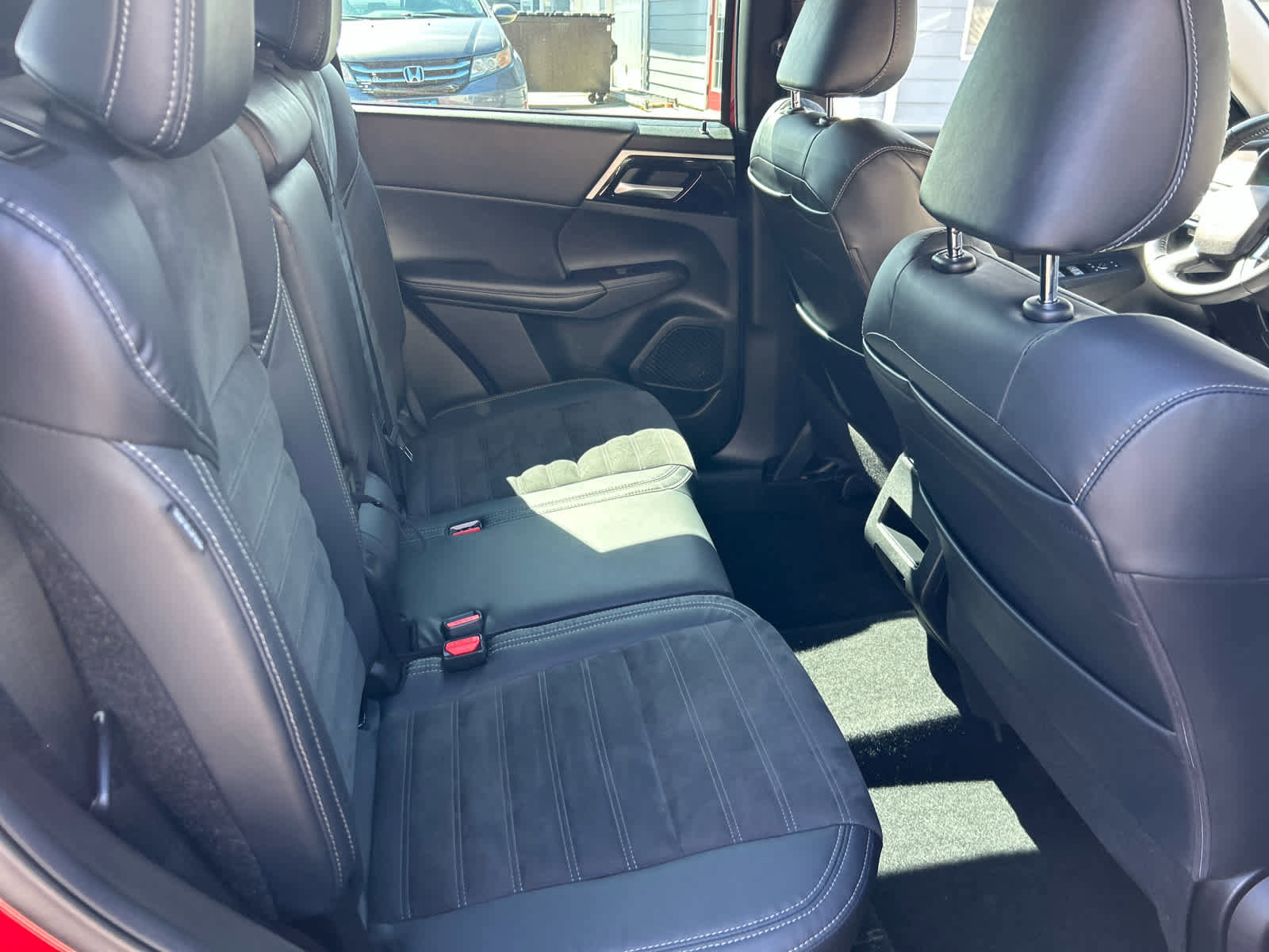 Used 2023 Mitsubishi Outlander SE AWD/4WD image 29