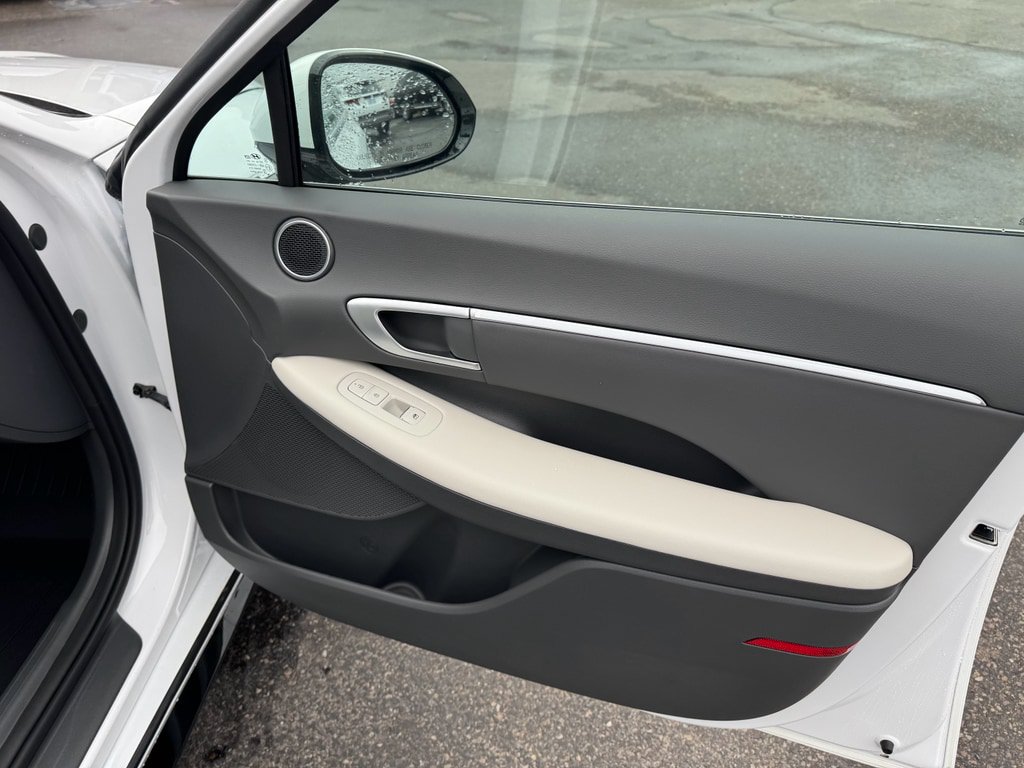 New 2026 Hyundai Sonata SEL AWD/4WD image 17