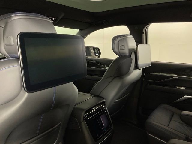 New 2025 Cadillac Escalade IQ Luxury 1 w/ Smart Trailering package image 27