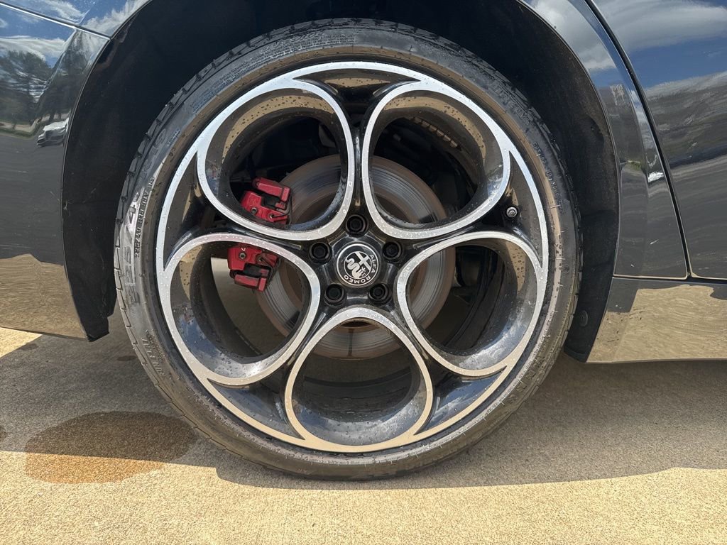 Used 2023 Alfa Romeo Giulia Veloce image 23