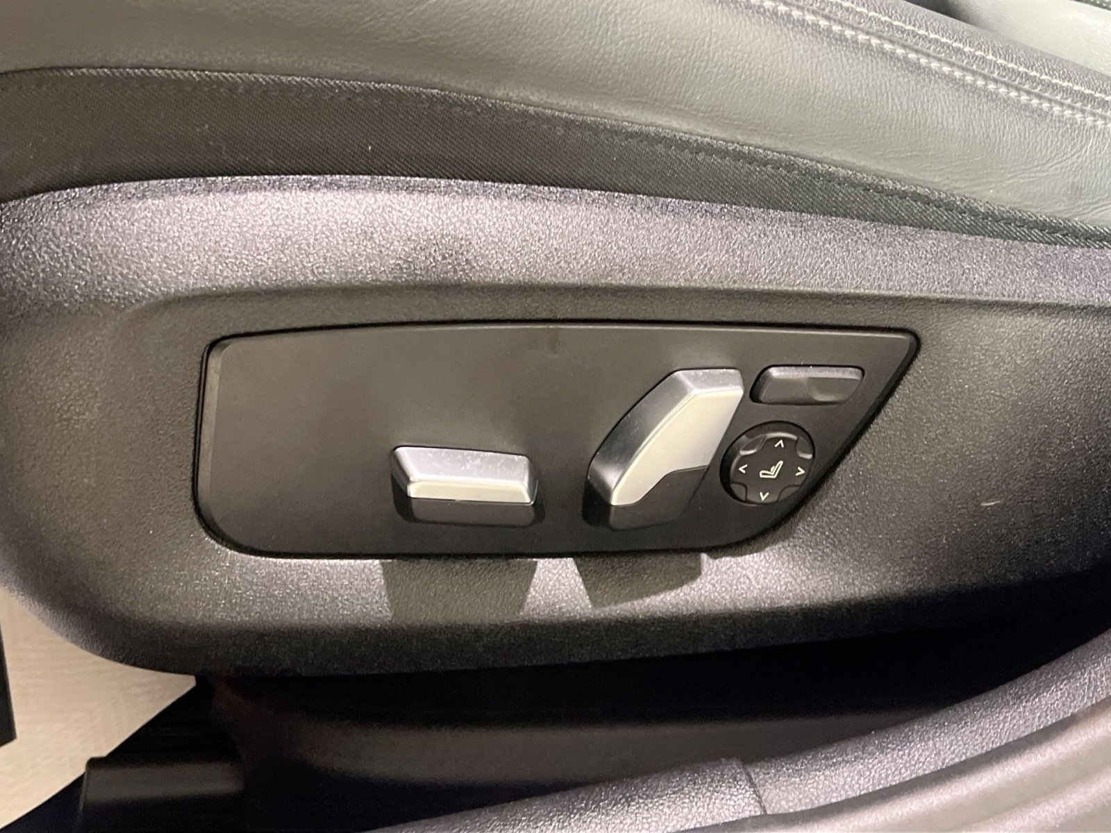 Used 2021 BMW 530i xDrive 530i xDrive image 24