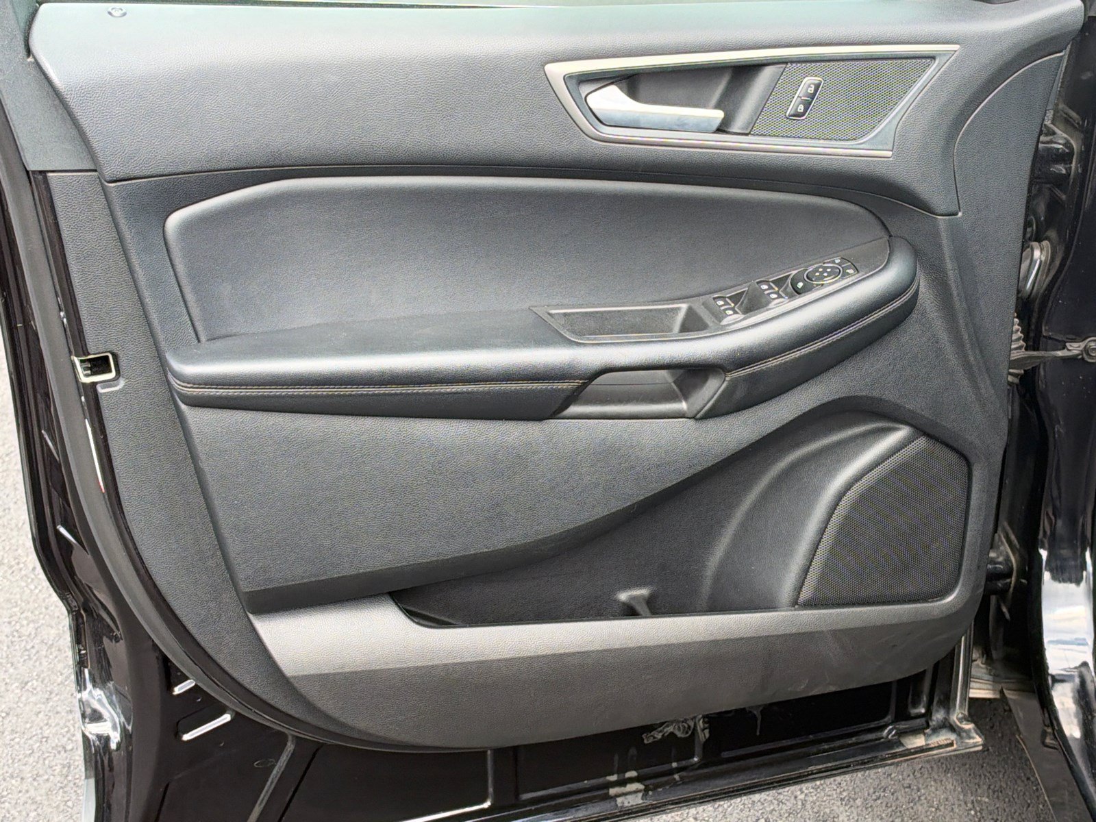 Used 2024 Ford Edge SEL AWD/4WD image 10