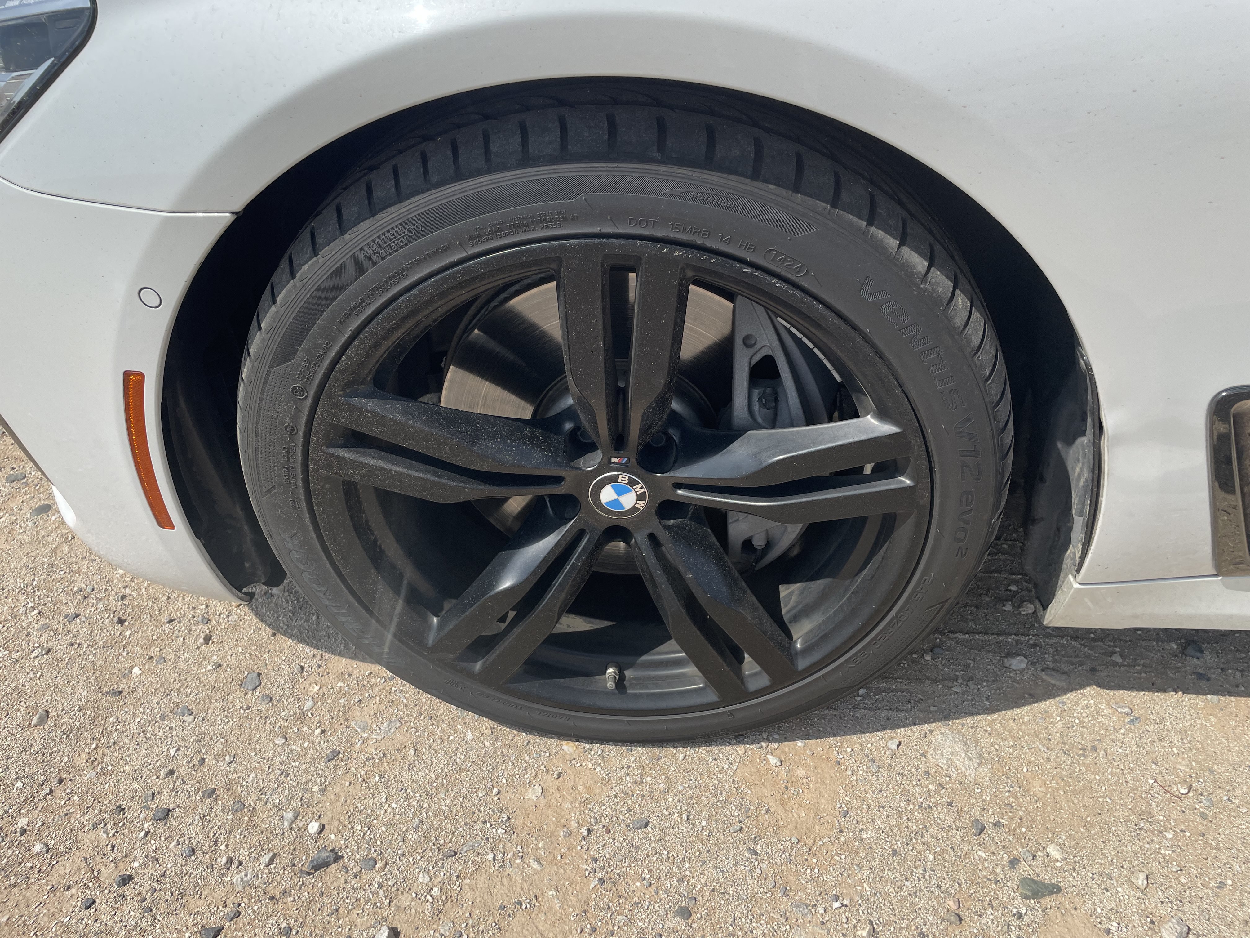 Used 2019 BMW 750i w/ Executive Package RWD image 9