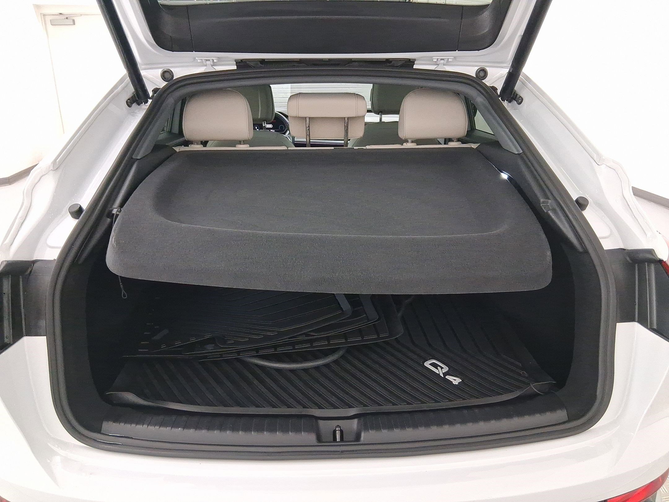 Certified 2023 Audi Q4 e-tron Prestige image 28