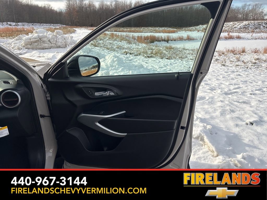 New 2026 Chevrolet Trax RS w/ Driver Confidence Package image 24