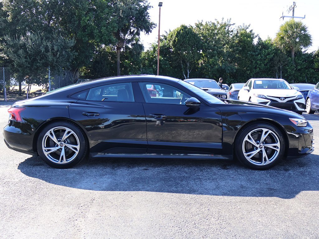 Used 2023 Audi e-tron GT Premium Plus image 18