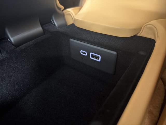 Used 2025 Chevrolet Corvette E-Ray w/ Stealth Interior Trim Package AWD/4WD image 29