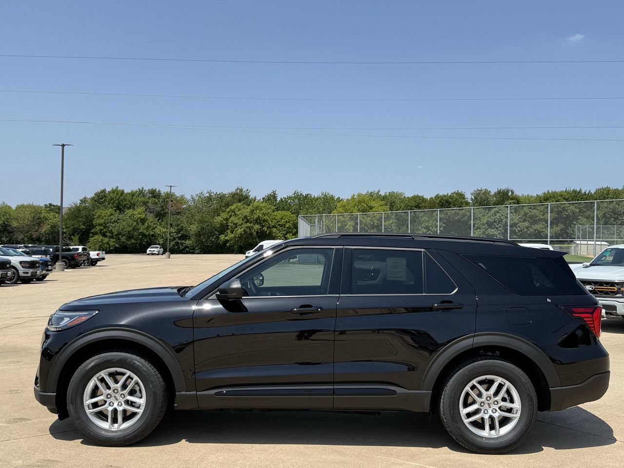 New 2026 Ford Explorer Active RWD image 2