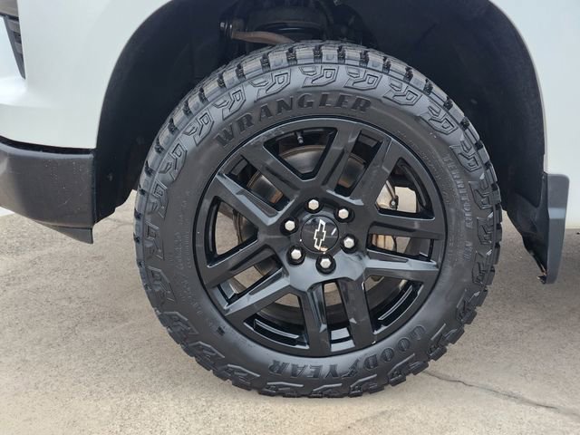 Used 2024 Chevrolet Silverado 1500 Custom Trail Boss w/ LPO, Dark Essentials Package AWD/4WD image 17