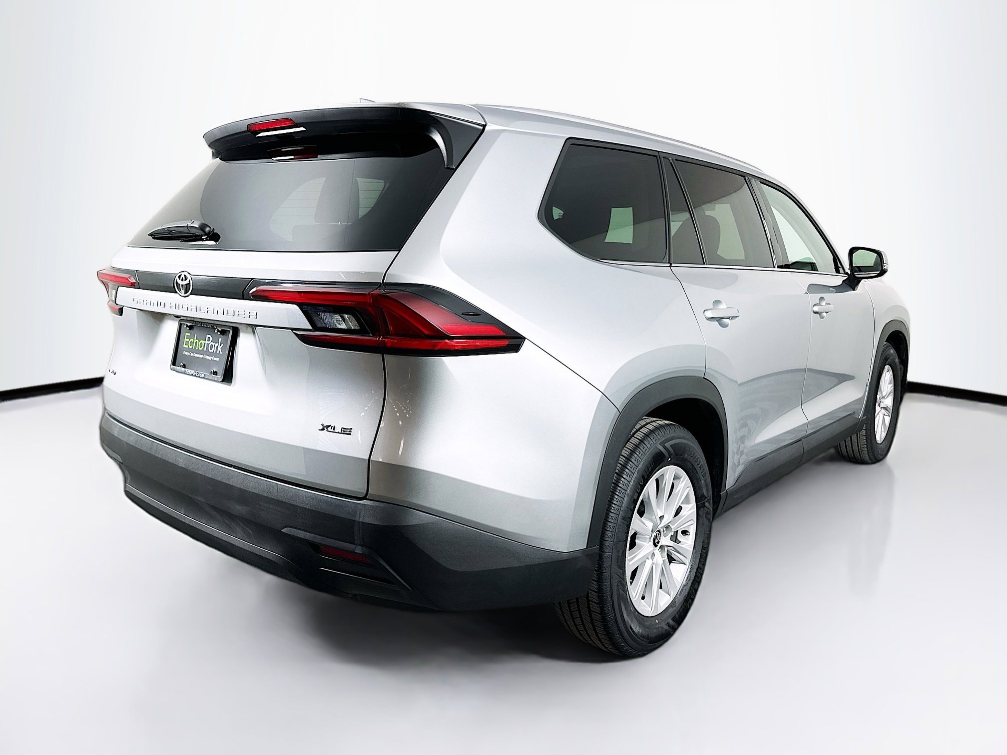 Used 2025 Toyota Grand Highlander AWD image 9