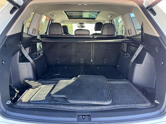 Used 2024 Volkswagen Atlas Peak Edition SE image 13