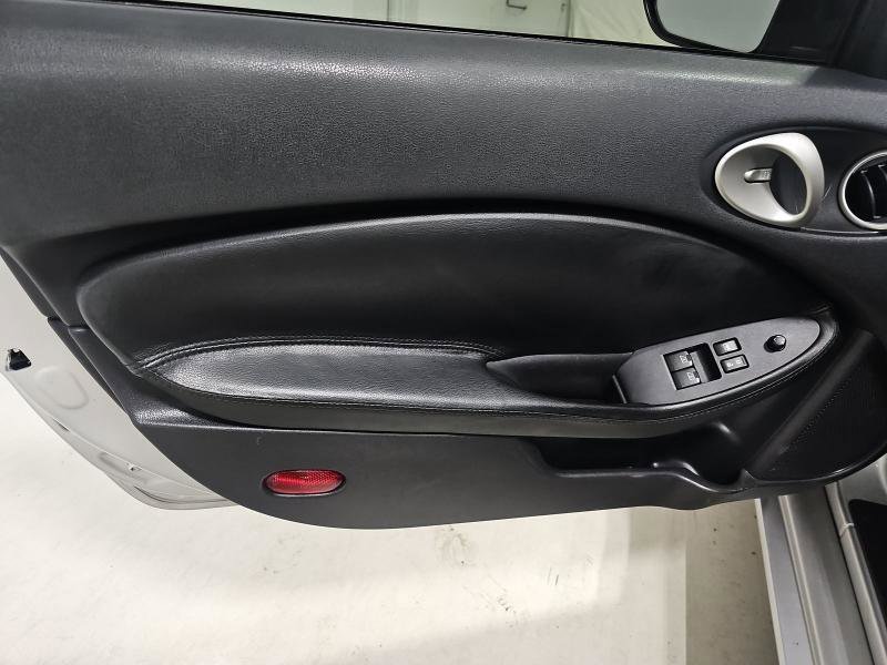 Used 2019 Nissan 370Z Coupe image 8