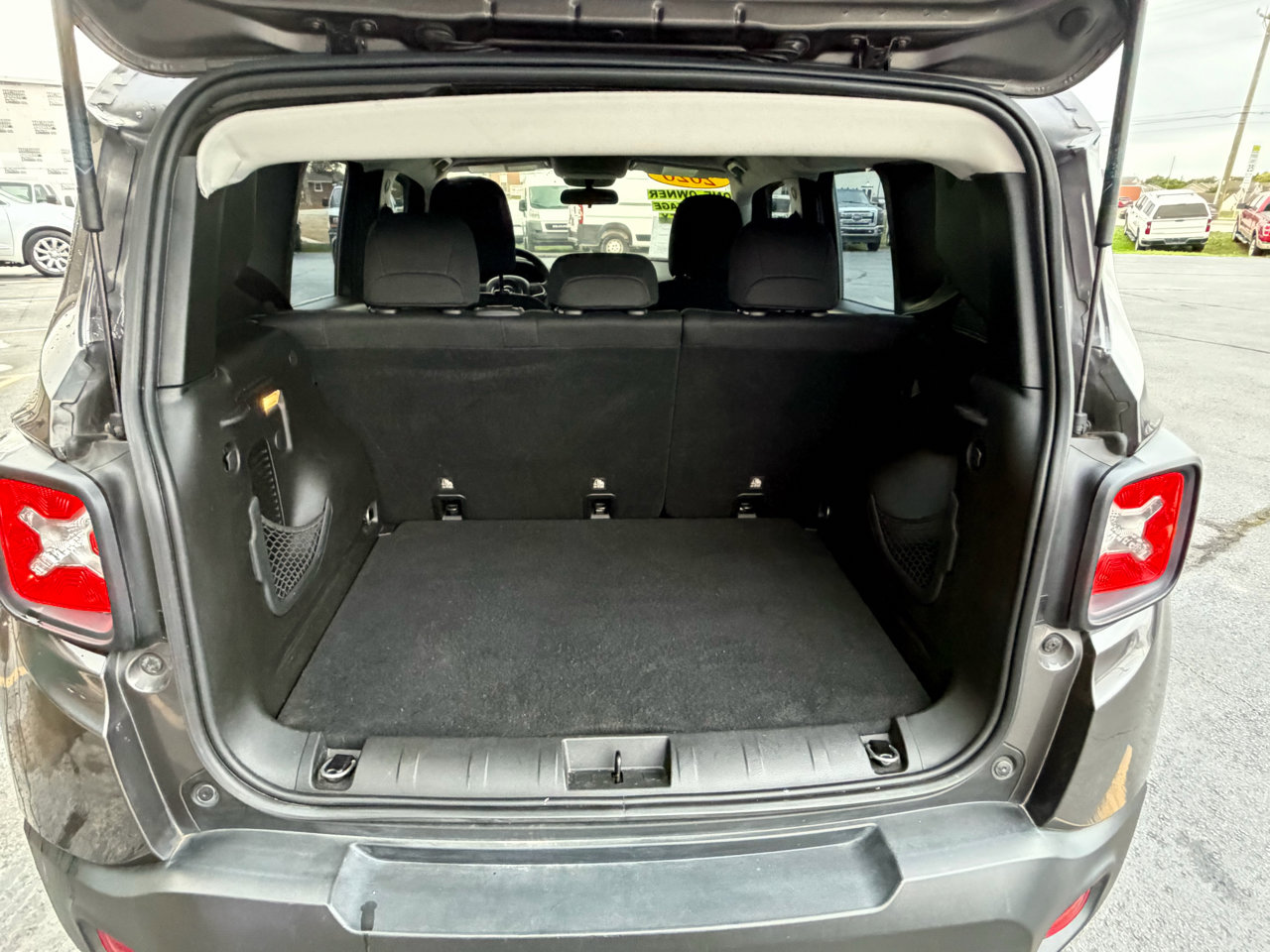 Used 2020 Jeep Renegade Sport image 10