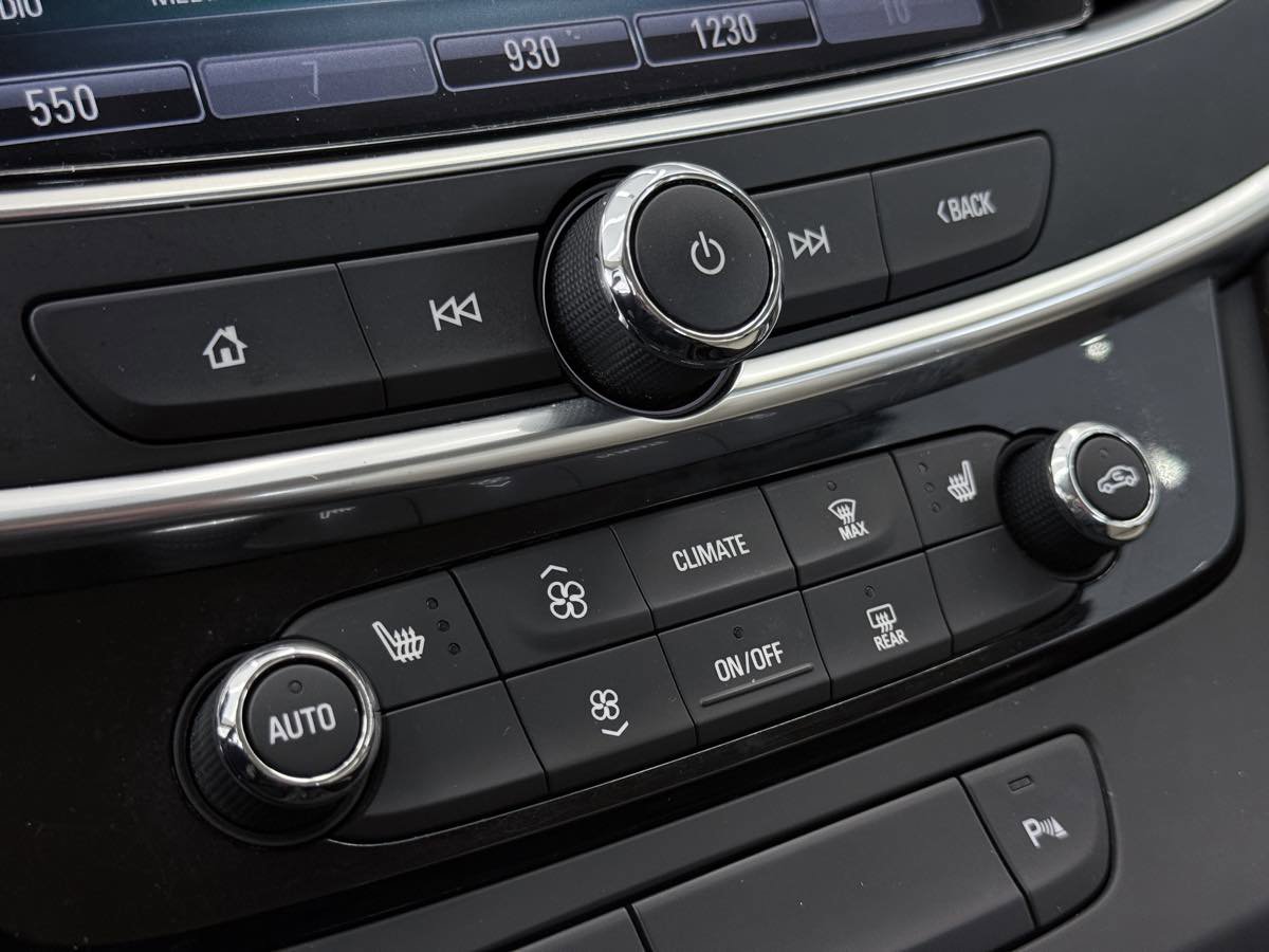 Used 2017 Buick LaCrosse Essence image 56