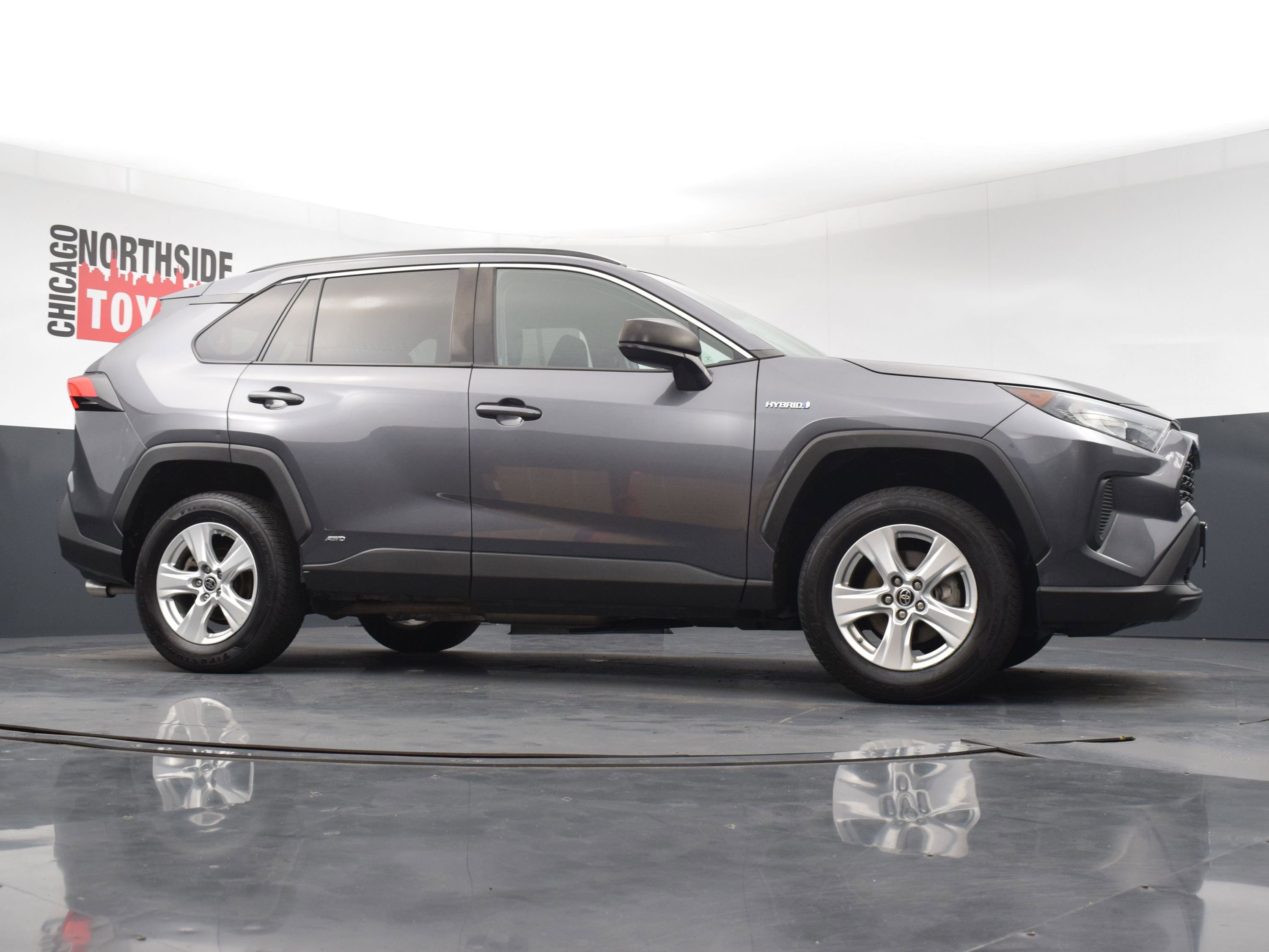Used 2021 Toyota RAV4 LE AWD/4WD image 27
