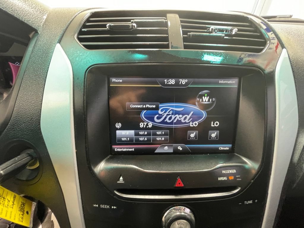 Used 2014 Ford Explorer XLT w/ Equipment Group 202A AWD/4WD image 21