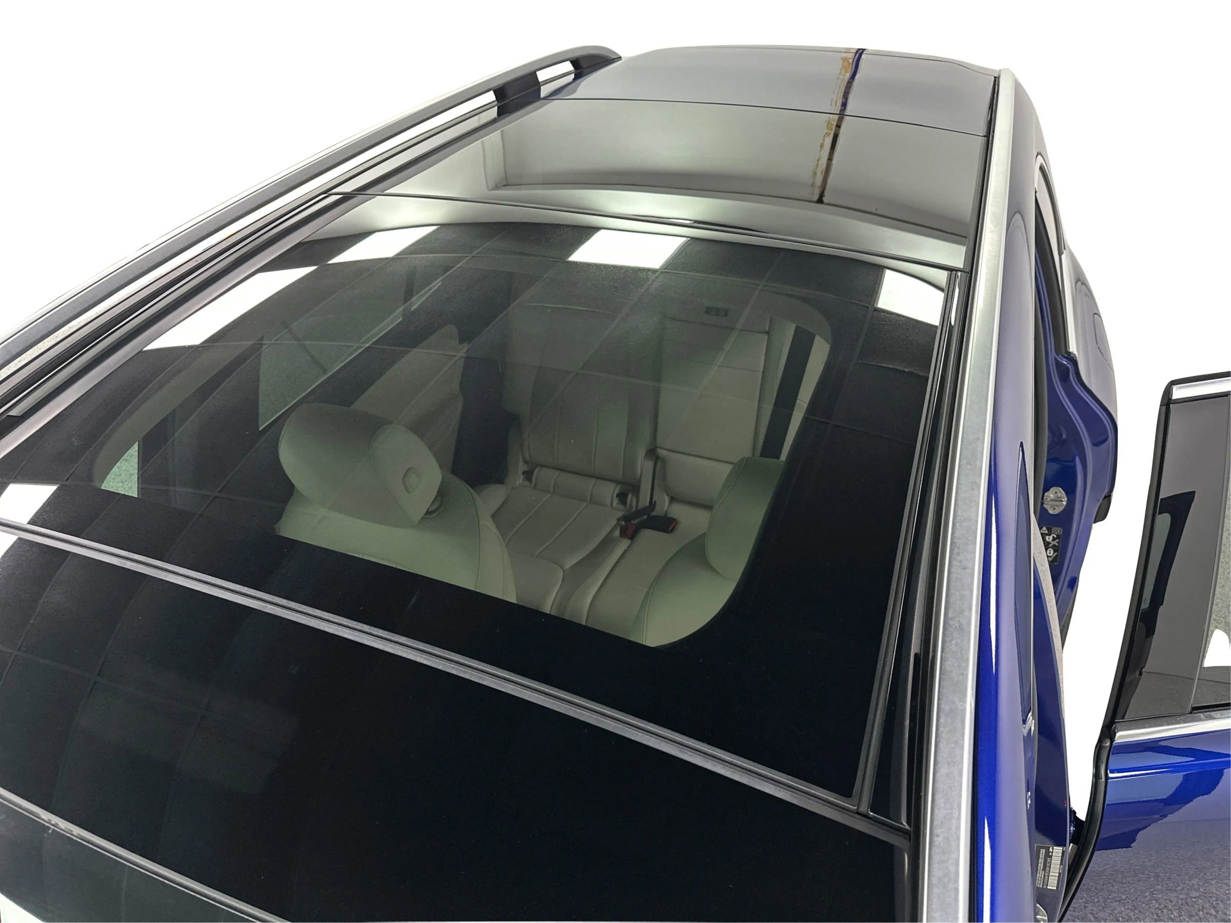 Used 2022 Mercedes-Benz GLB 250 4MATIC w/ Premium Package Lite image 13