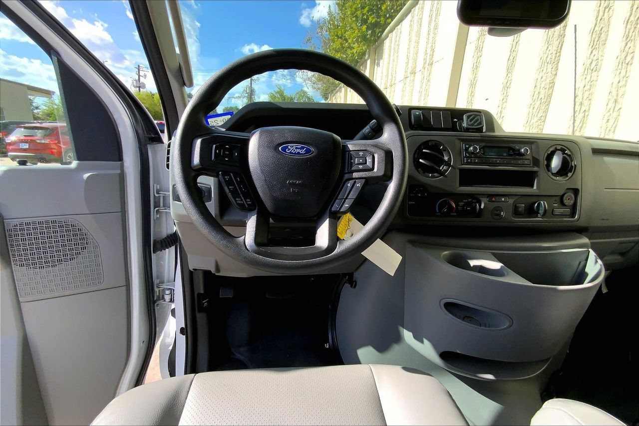 Used 2022 Ford E-350 and Econoline 350 Super Duty RWD image 14