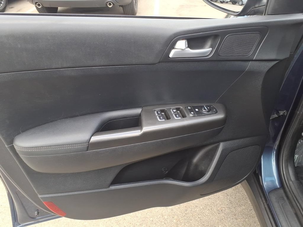 Used 2021 Kia Sportage LX FWD image 16