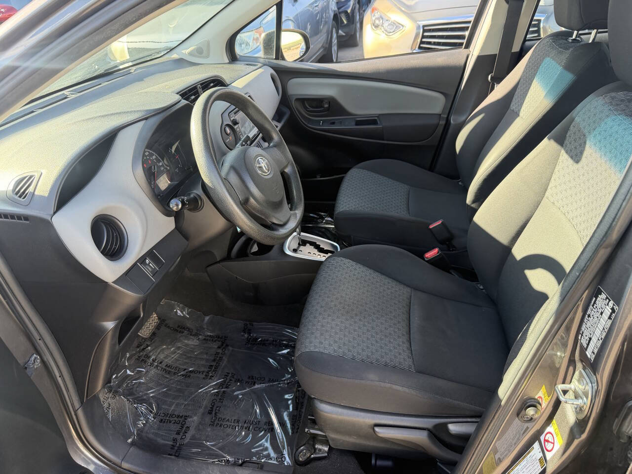 Used 2016 Toyota Yaris L FWD image 22
