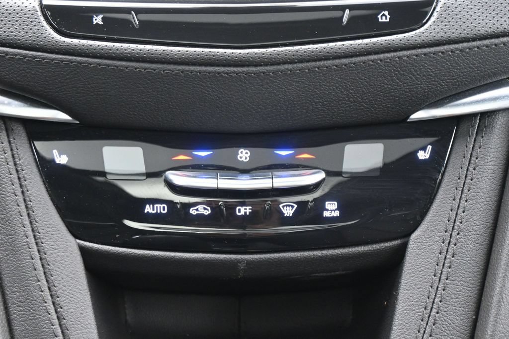Used 2024 Cadillac XT6 Luxury w/ LPO, Floor Liner Package AWD/4WD image 18