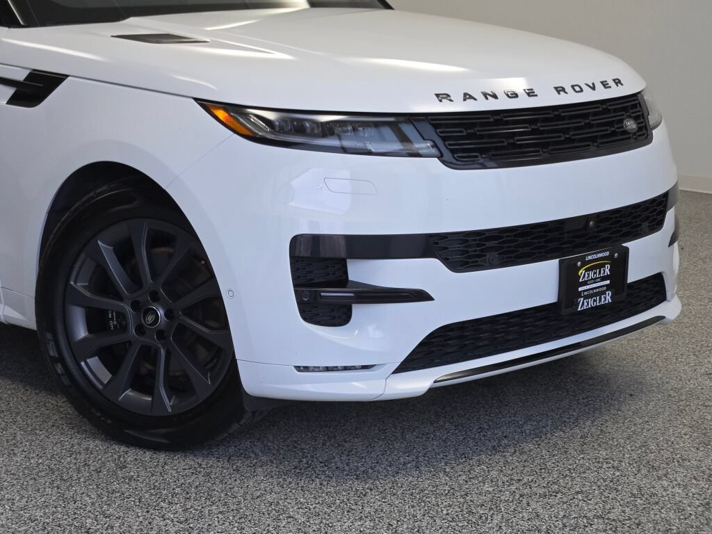 Used 2024 Land Rover Range Rover Sport Dynamic SE AWD/4WD image 2